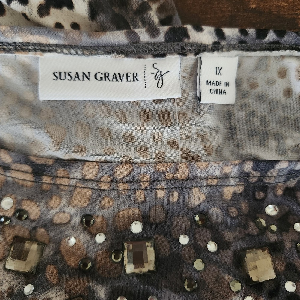 NWT Susan Graver Liquid Knit Womens 1X Animal Print Rhinestone Accent Top Blouse - Picture 5 of 6